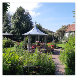 Blick auf Gästegarten