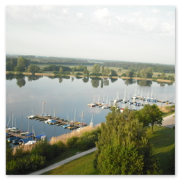 Blick vom Ballon auf den Tankumsee